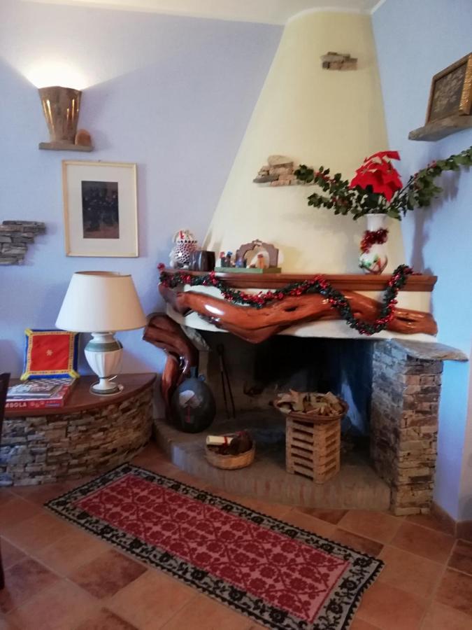 Agrifoglio B&B Con Giardino Aritzo Eksteriør billede