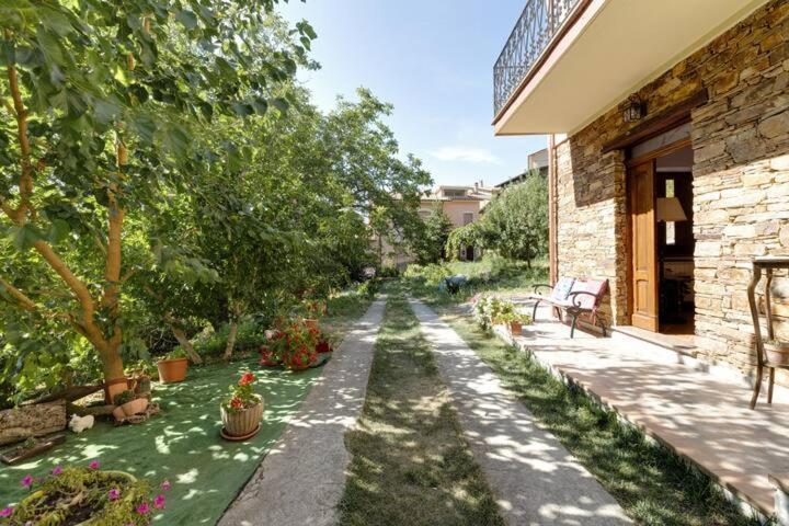 Agrifoglio B&B Con Giardino Aritzo Eksteriør billede